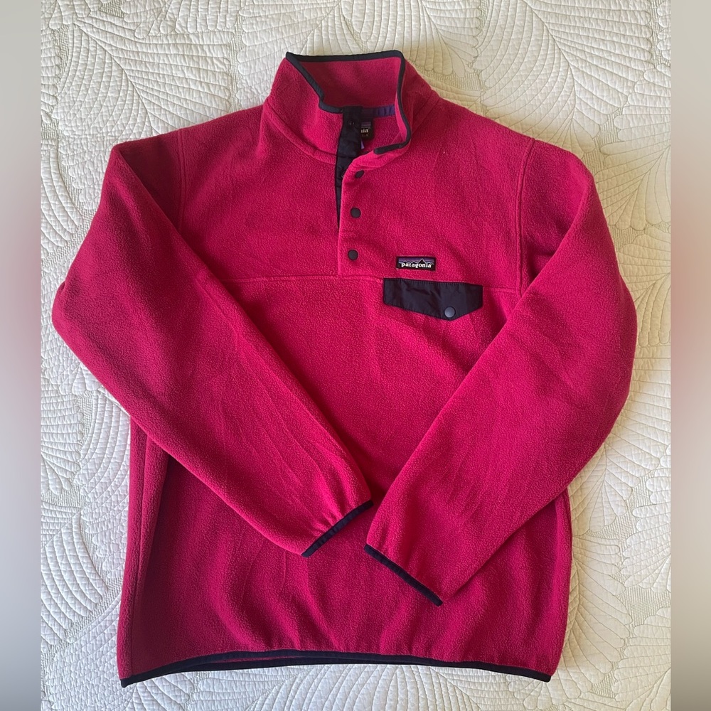 Patagonia Women's Magenta Synchilla Snap-T Fleece Pullover